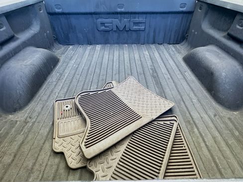 Used 2018 GMC Sierra 1500 SLT image 16