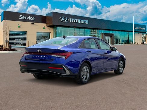 New 2025 Hyundai Elantra Blue image 7