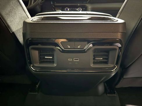 Used 2025 GMC Sierra 2500 AT4 w/ AT4 Premium Plus Package image 26