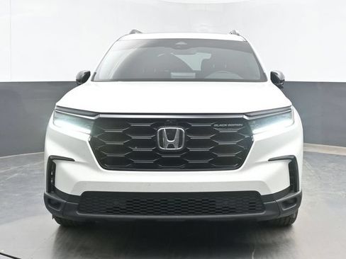 Used 2025 Honda Pilot Black Edition image 3