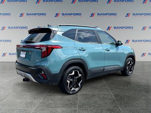 Used 2024 Kia Seltos EX AWD/4WD image 5