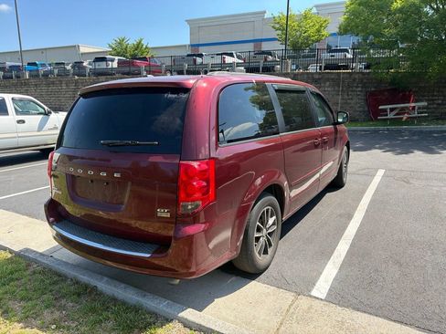 Used 2017 Dodge Grand Caravan GT FWD image 3