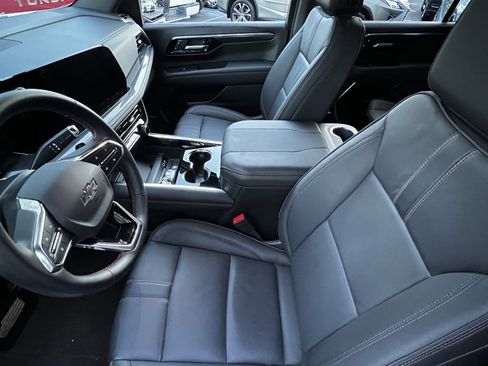 Used 2025 Chevrolet Tahoe RST w/ Comfort Package image 13