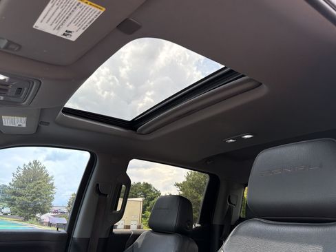 Used 2019 GMC Sierra 1500 Denali AWD/4WD image 8