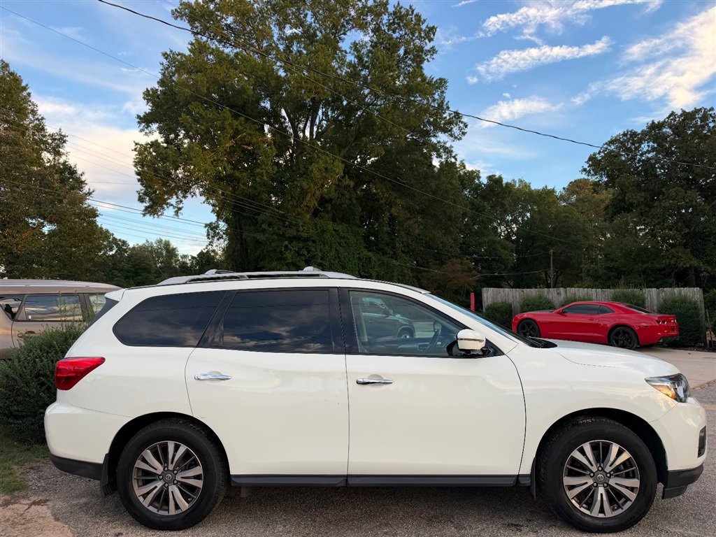 Used 2017 Nissan Pathfinder SL w/ SL Premium Package AWD/4WD image 8