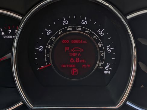 Used 2013 Kia Rio SX w/ Premium Pkg image 12