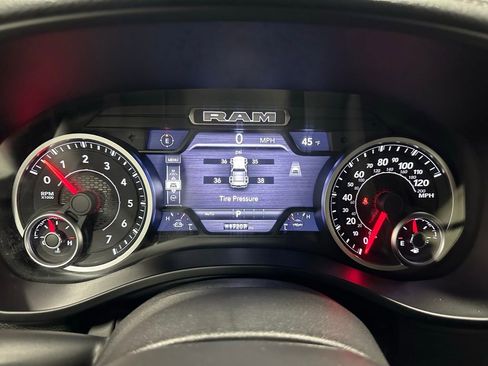 Used 2025 RAM 1500 Laramie image 24