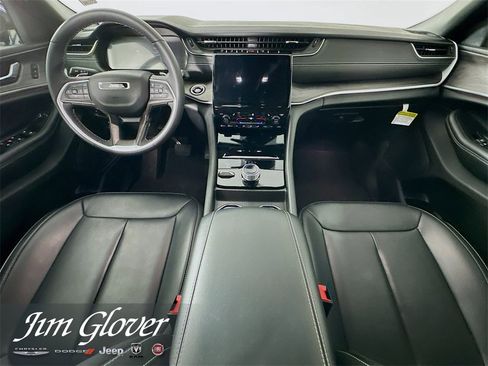 Used 2025 Jeep Grand Cherokee L Limited image 24