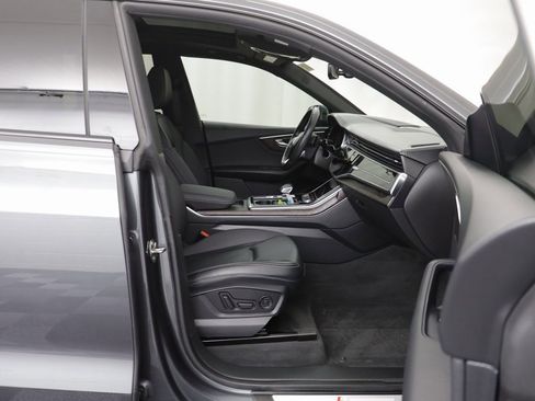 Used 2020 Audi Q8 Prestige w/ Prestige Package image 19