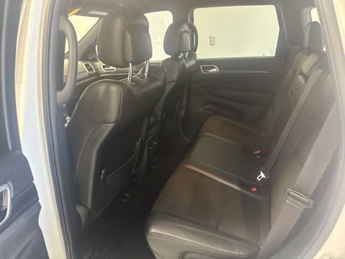 Used 2020 Jeep Grand Cherokee Altitude RWD image 18