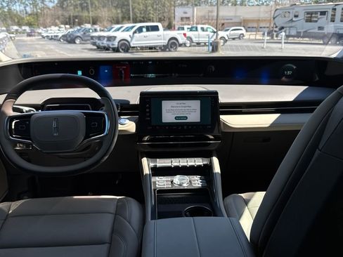 Used 2025 Lincoln Nautilus Premier w/ Jet Appearance Package image 12