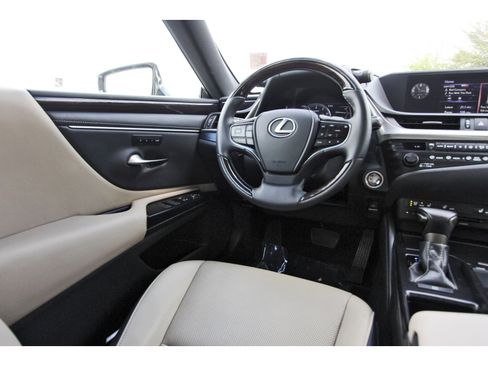 Used 2020 Lexus ES 350 w/ Premium Package image 10