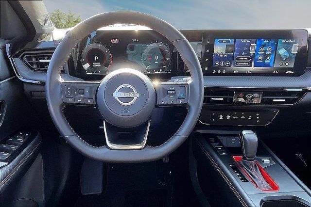 Certified 2026 Nissan Kicks SR FWD image 8