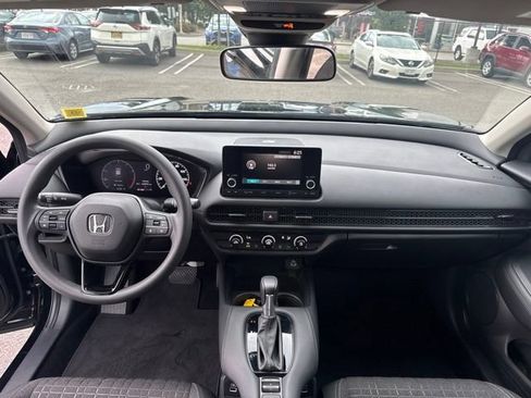 Used 2023 Honda HR-V LX image 15