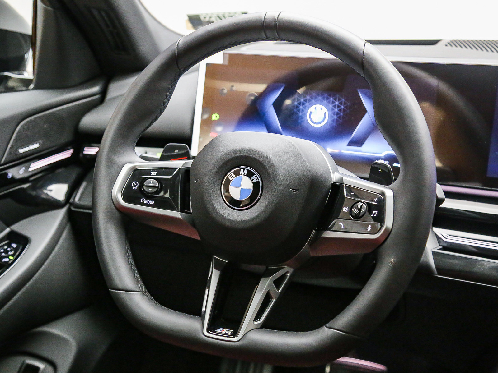 Used 2026 BMW 530i w/ M Sport Package RWD image 16