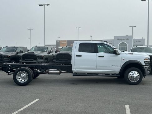 New 2026 RAM 5500 4x4 Crew Cab image 3