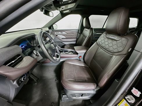 Used 2025 Ford Explorer Platinum w/ LUX Leather Package AWD/4WD image 13