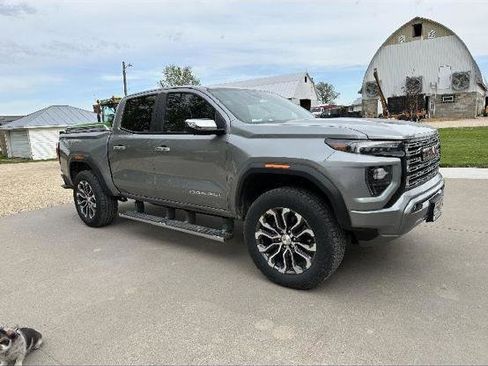 Used 2023 GMC Canyon Denali AWD/4WD image 2