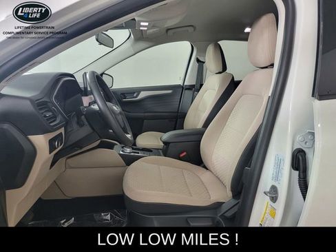 Used 2022 Ford Escape SE w/ Cold Weather Package FWD image 16