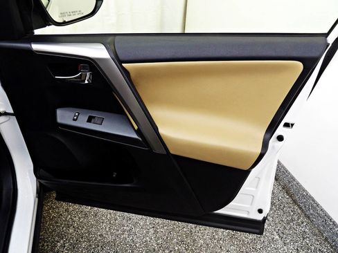 Used 2016 Toyota RAV4 XLE image 11