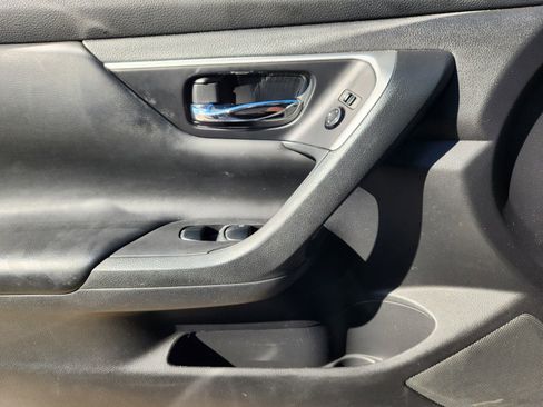 Used 2016 Nissan Altima 2.5 SV image 27
