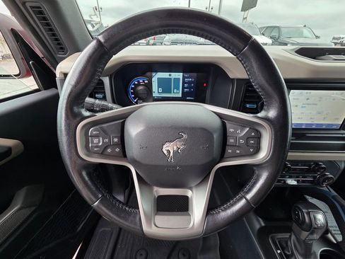 Used 2022 Ford Bronco Wildtrak image 13