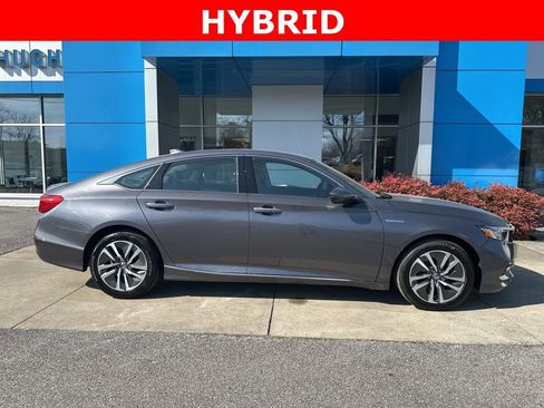 Used 2018 Honda Accord Touring image 3