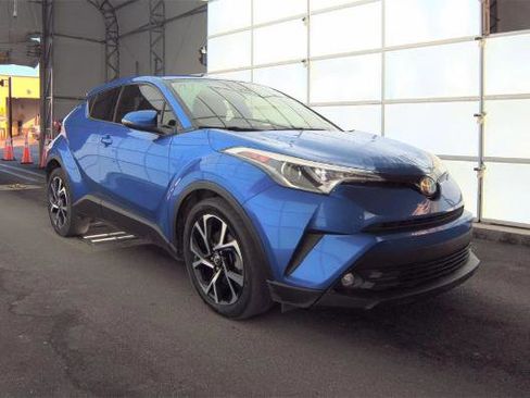 Used 2019 Toyota C-HR Limited image 3