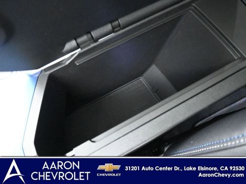 New 2026 Chevrolet Equinox EV LT w/ LPO, Blackout Package AWD/4WD image 22