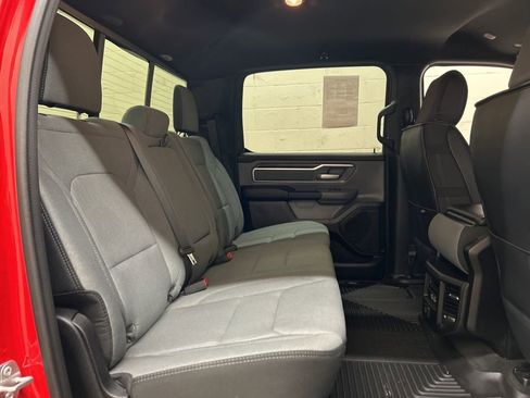 Used 2022 RAM 1500 4x4 Crew Cab image 9