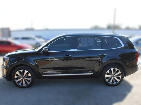 Certified 2022 Kia Telluride S image 14
