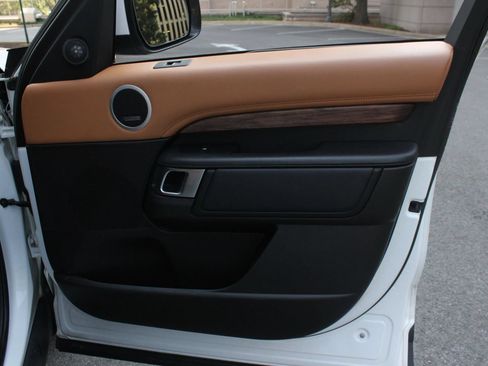 Used 2017 Land Rover Discovery HSE Luxury AWD/4WD image 29