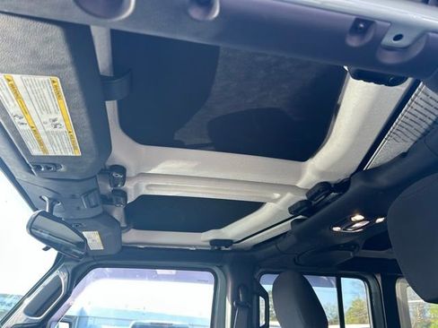 Used 2023 Jeep Wrangler Sport image 4