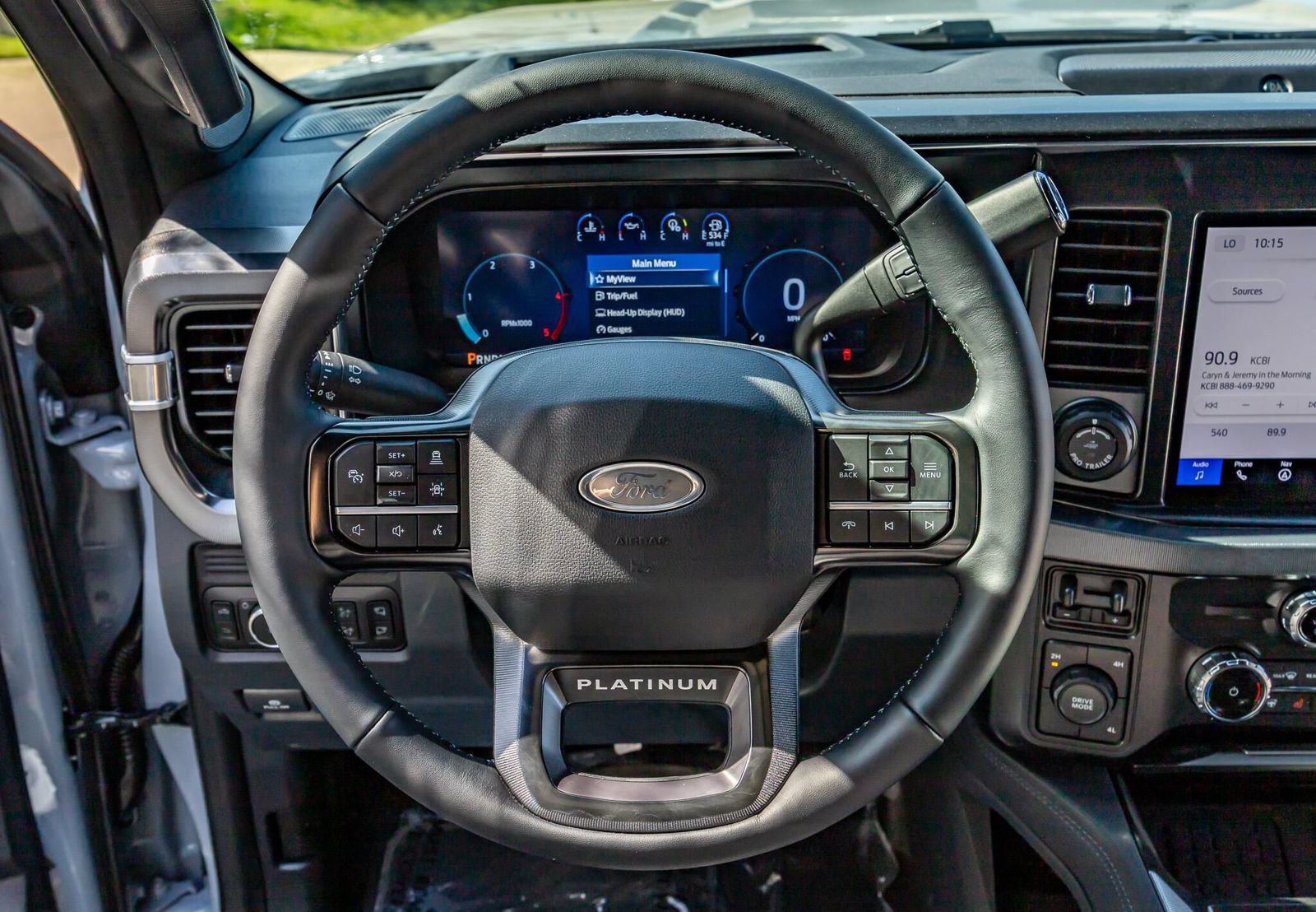 Used 2026 Ford F450 Platinum w/ FX4 Off-Road Package AWD/4WD image 19