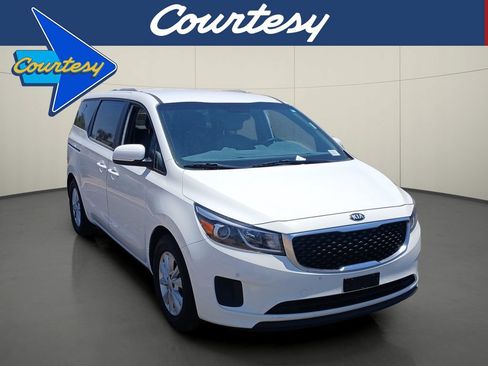 Used 2016 Kia Sedona LX w/ LX Essentials Premium Package FWD image 1