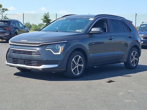 Used 2023 Kia Niro EX FWD image 3