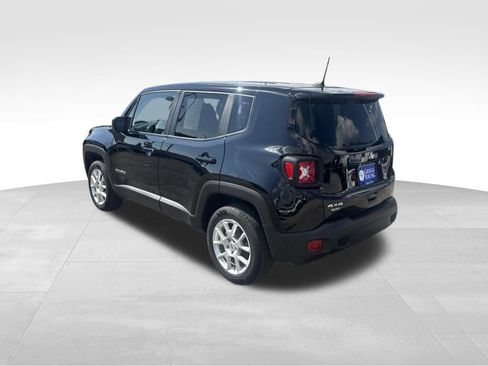 Used 2023 Jeep Renegade Latitude AWD/4WD image 4