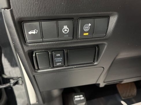 Used 2023 Nissan Armada Platinum w/ Captain's Chairs Package image 27