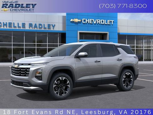 New 2025 Chevrolet Equinox LT image 2