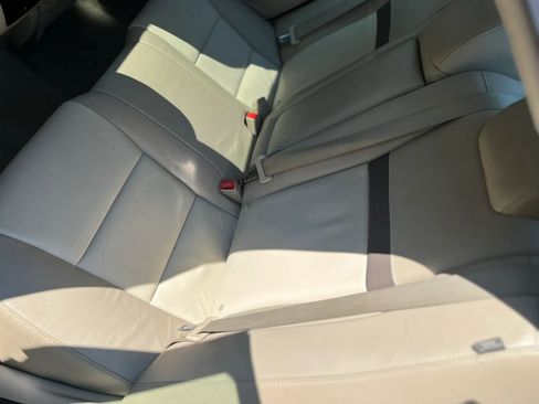 Used 2012 Toyota Camry XLE w/ Leather Pkg image 17