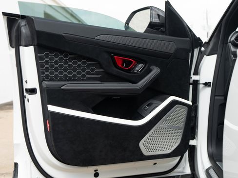 Used 2024 Lamborghini Urus Performante image 33