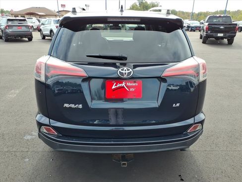 Used 2017 Toyota RAV4 LE image 4