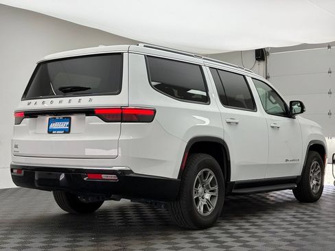 Used 2023 Jeep Wagoneer 4WD image 7