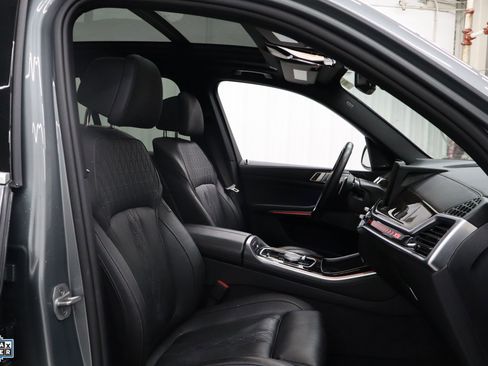 Used 2025 BMW X5 xDrive50e image 33