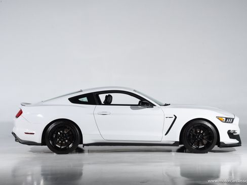 Used 2016 Ford Mustang Shelby GT350 w/ Technology Package RWD image 8