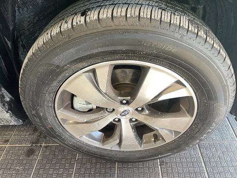 Used 2024 Subaru Ascent Premium w/ Convenience Package AWD/4WD image 4