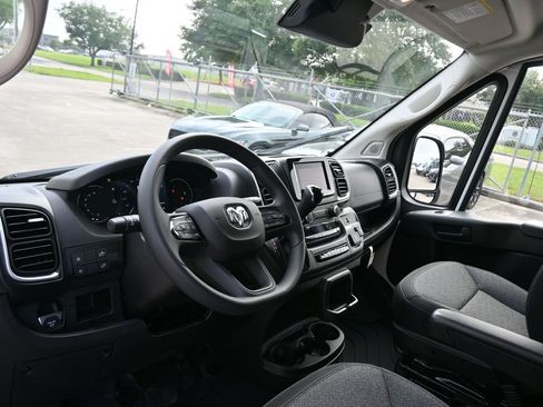 New 2025 RAM ProMaster 2500 w/ Quick Order Package 22G SLT image 7