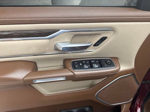 Used 2019 RAM 1500 Laramie AWD/4WD image 15