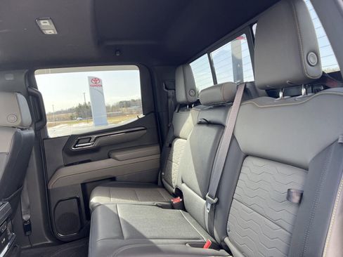 Used 2022 Chevrolet Silverado 1500 ZR2 w/ Technology Package image 14