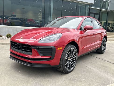 New 2025 Porsche Macan image 1